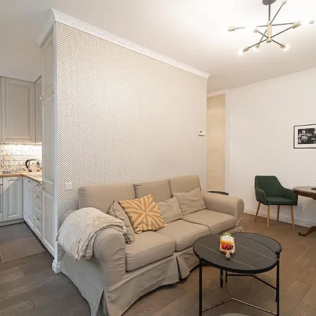 Old Town On Quiet Private Street *