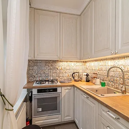 Old Town On Quiet Private Street