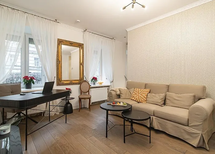 Old Town On Quiet Private Street