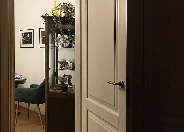 Old Town On Quiet Private Street Apartment *